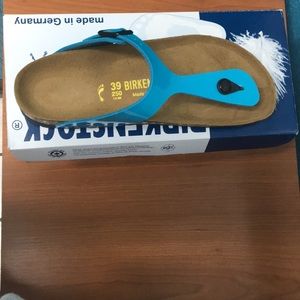 Birkenstock Gizeh blue patent, size 39 new in box.